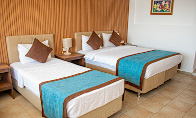 Deluxe Triple Deniz Manzaralı Balkonlu